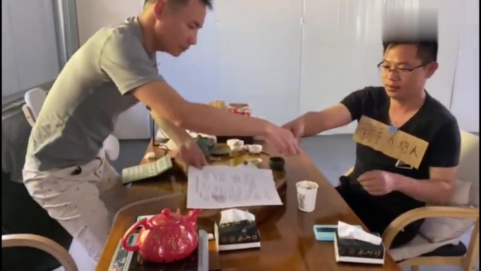 揭秘回收养鸡骗局:回收公司是怎养套路新手养鸡人,鸡财两空