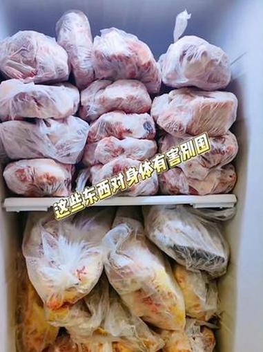 赶紧劝劝家里长辈别再囤这些东西了，这可能对人体有害。#科普 #有害物质 #塑料袋