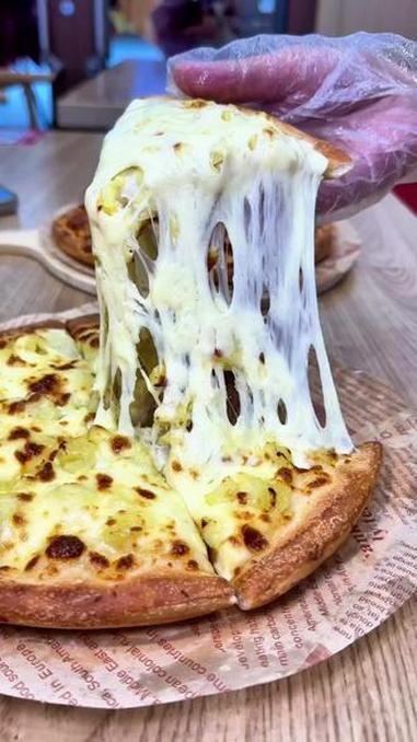 新店开业 手工汉堡披萨买一送一啦 汉堡 披萨 榴莲披萨 中国汉堡