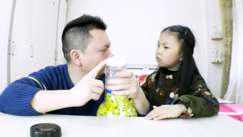 试吃超大“百乐瓶爆米花”一瓶可以吃半年,分量很足!