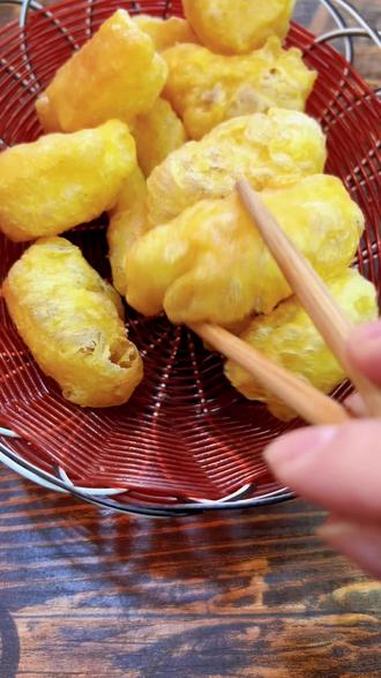 离谱!3.9元的牛肉胡辣汤居然这么绝!汤底浓郁料又多,麻辣鲜香,早上来一碗,浑身暖乎乎#胡