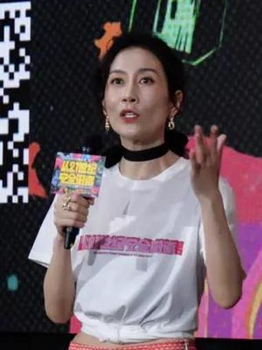 温峥嵘 的心灵鸡汤小课堂开课啦～享受当下,享受人生!电影从21世纪安全撤离