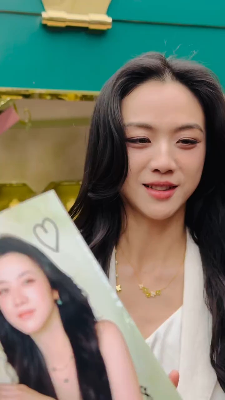 汤唯出场了太美了吧