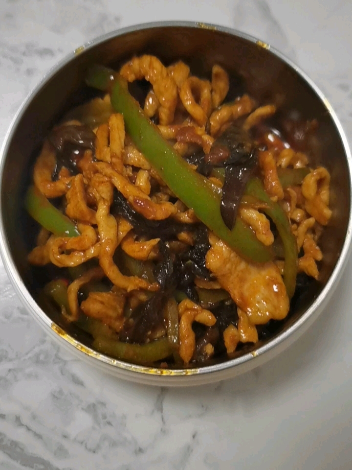 高中生带饭日常!今日食谱:芹菜,鱼香肉丝,米饭#今日午餐 