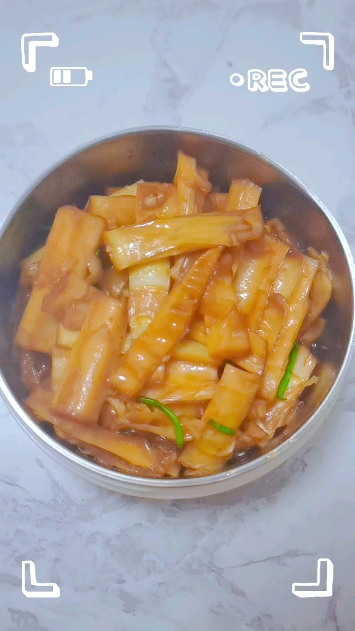 高中生带饭日常,今日食谱:油焖春笋,蒜蓉粉丝虾,紫米饭