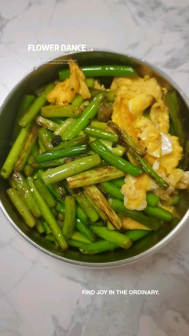 高中生带饭日常!今日食谱:鸡蛋炒蒜苗,照烧鸡腿,米饭#开饭啦