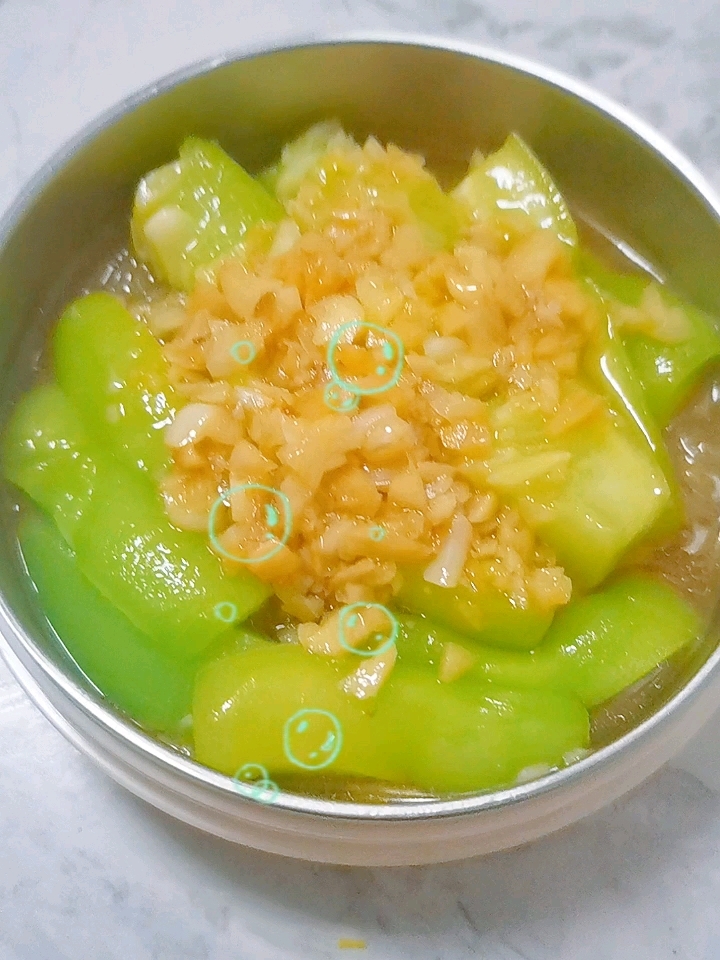 高中生带饭日常,带饭第32天。蒜蓉粉丝蒸丝瓜,栗子鸡伴翅,