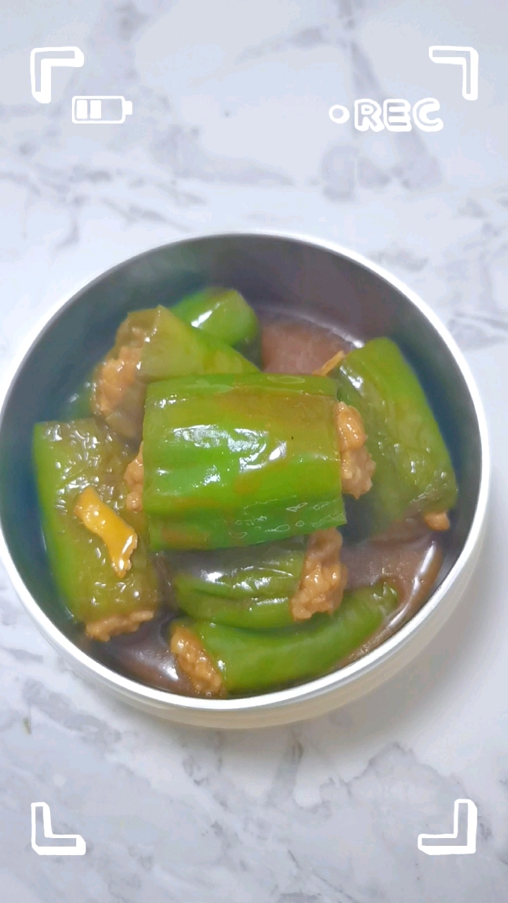 高中生带饭日常,带饭第47天!尖椒酿肉,芹菜木耳,紫米饭