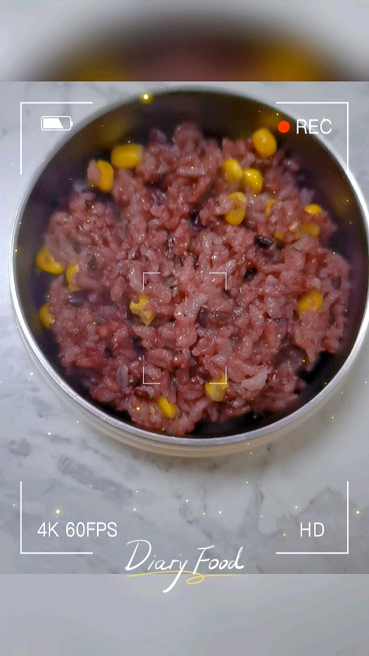 高中生带饭日常!今日食谱:肉沫豆泡儿,肉丝炒蘑菇,紫米饭