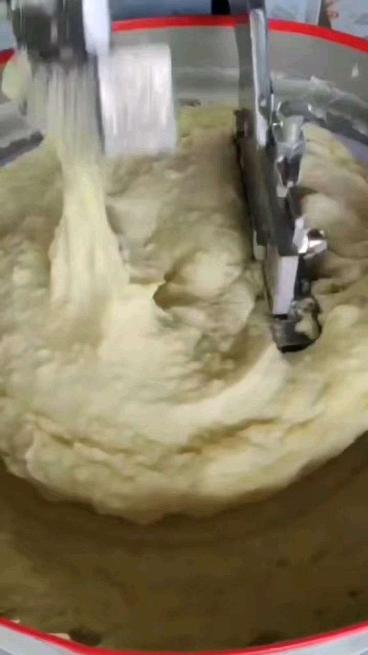 锤肉机,这是锤的土豆泥,锤肉跟手工一样,有嚼劲