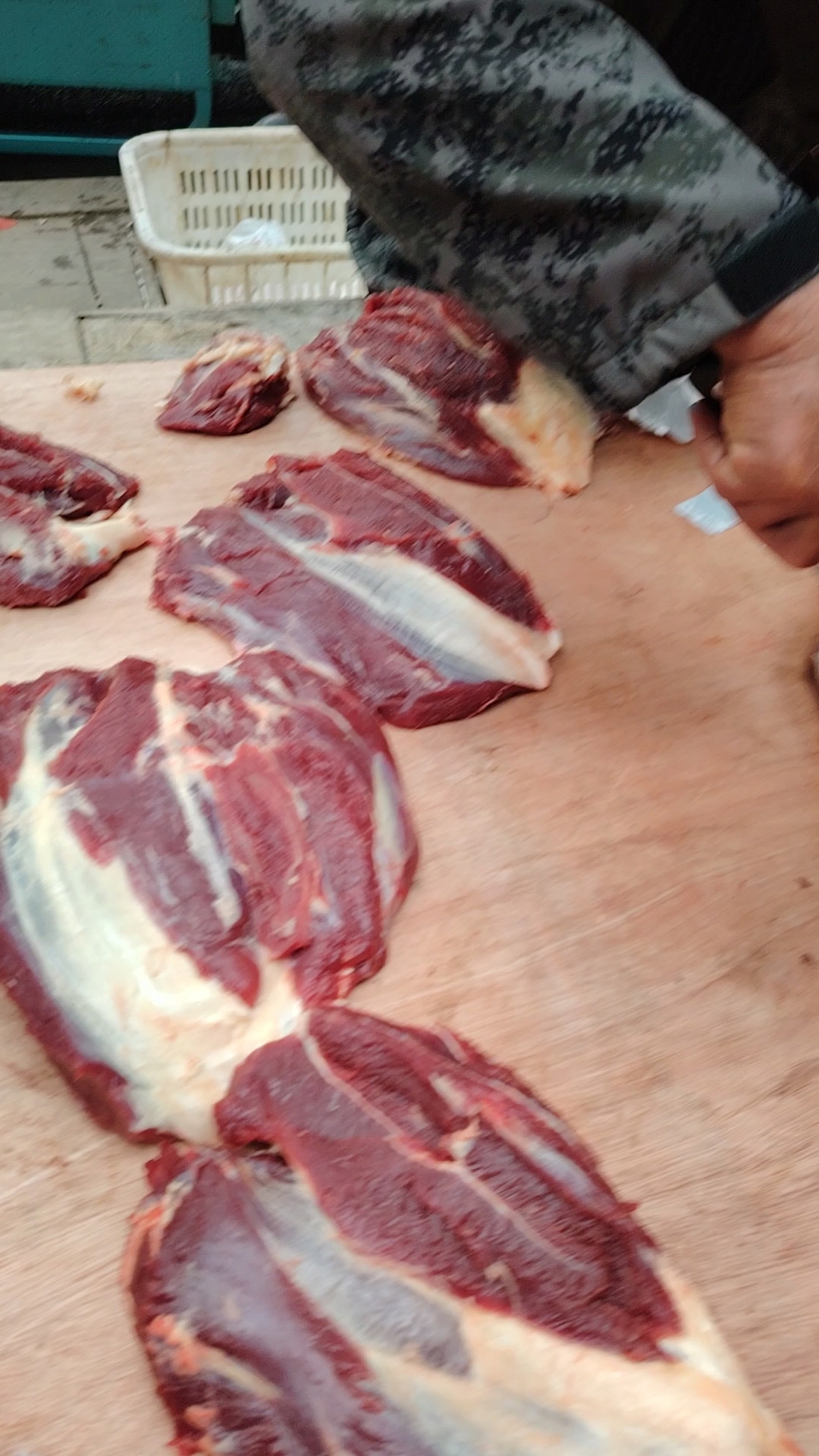 湖南永州牛肉价格,腱子肉38一斤,牛腩28元一斤,觉得贵吗?