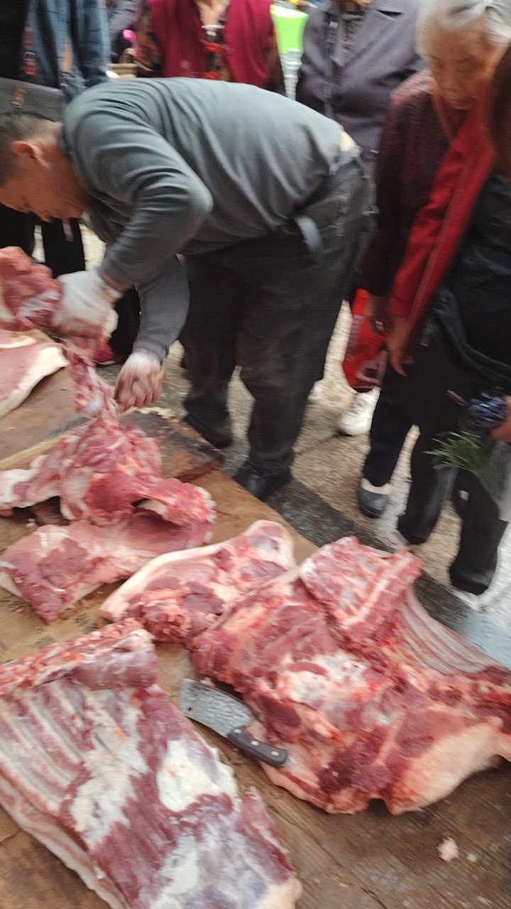 正宗湖南永州土猪肉,一刀切17元一斤,大家觉得贵吗?
