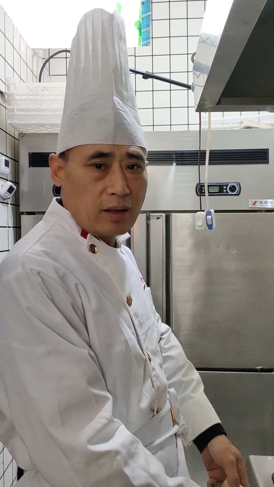 皇三品一款外婆菜炒腊肉煲仔饭
