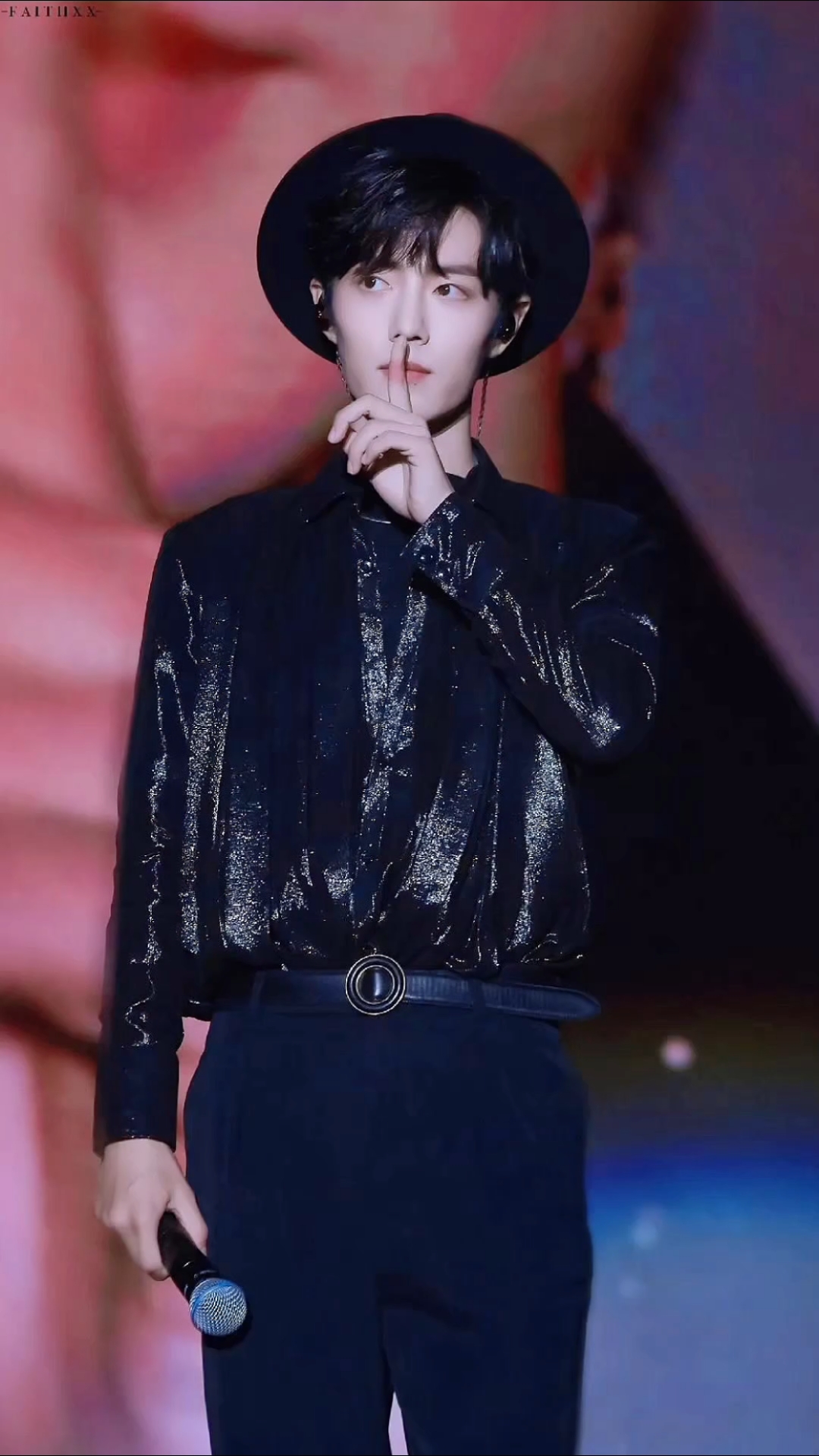 戴帽子战战秒变兔宝宝！真的不要太可爱！#肖战#宝藏男孩 #