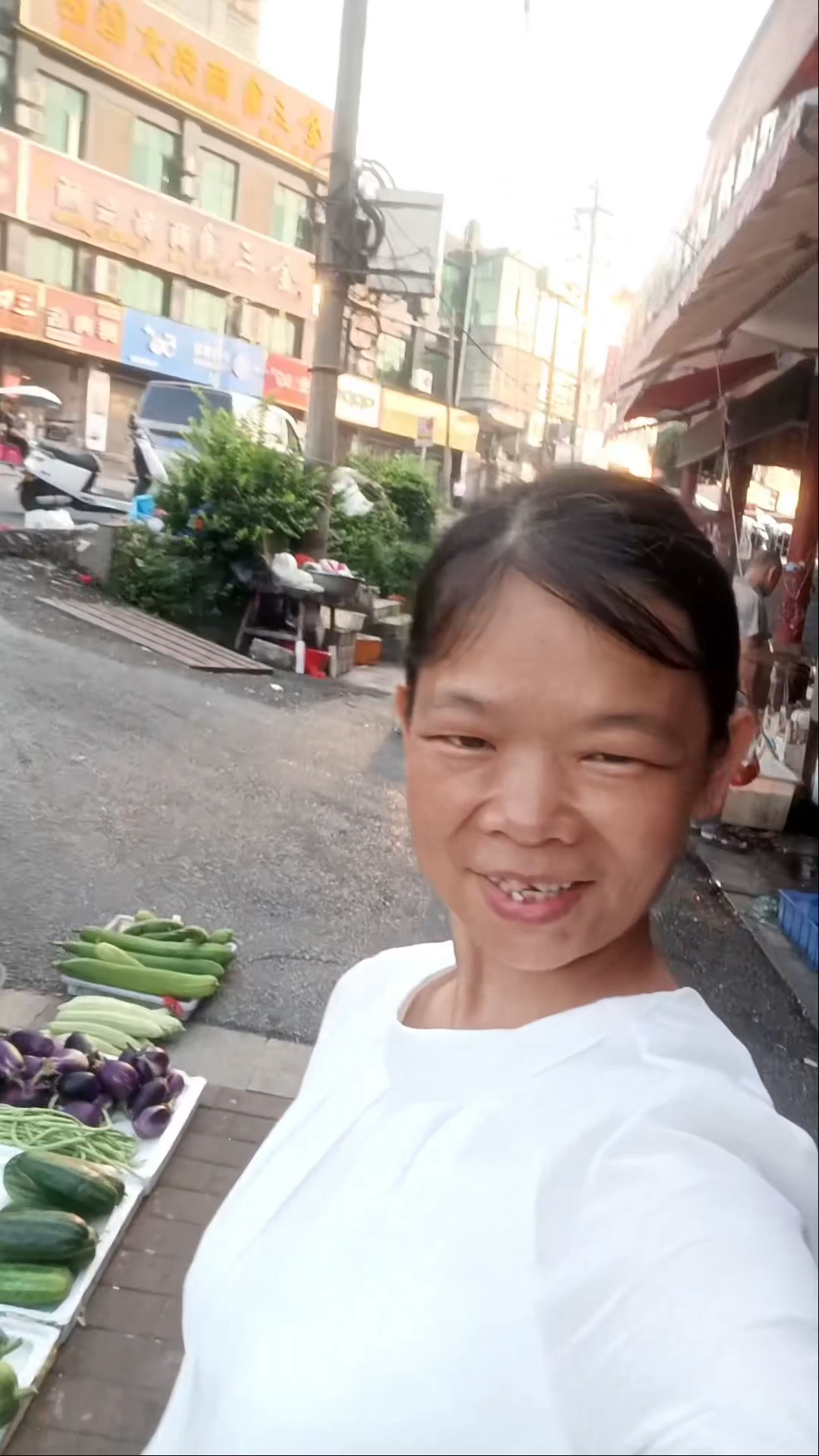 忙里偷闲记录摆地摊卖菜生活