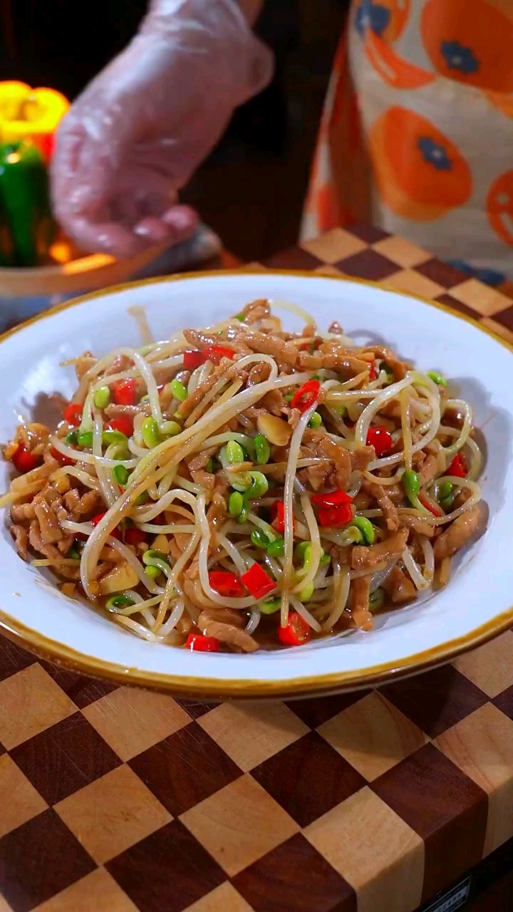 豆芽炒肉丝的做法