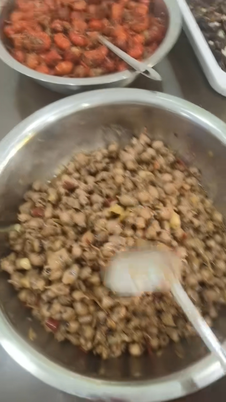 发个小视频,金蝉,目鱼嘴,龙虾。