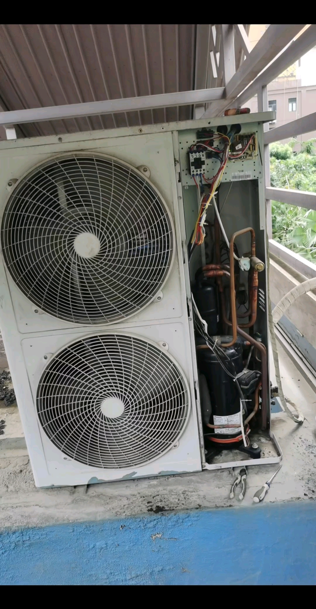 TCL天花机显E4故障维修