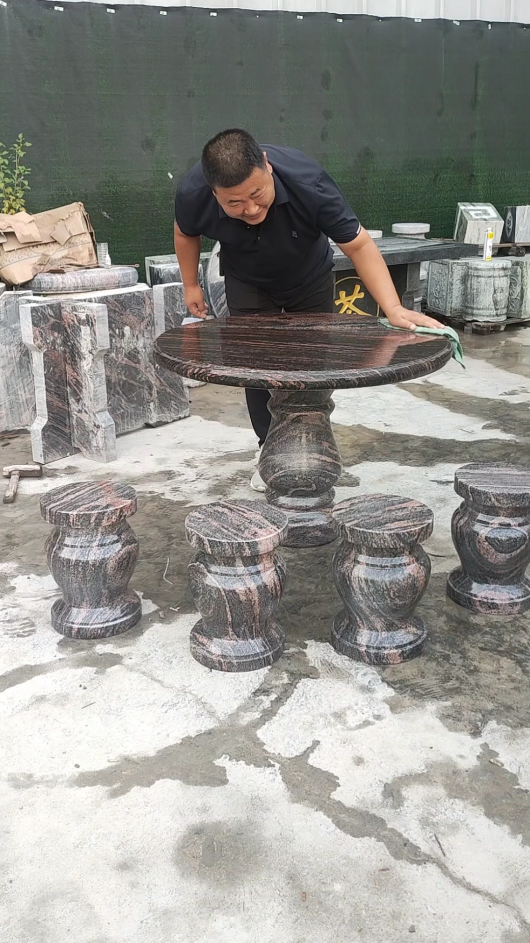 这是一款幻彩红石桌石凳太漂亮啦#石桌石凳#茶台茶桌#石材圆桌