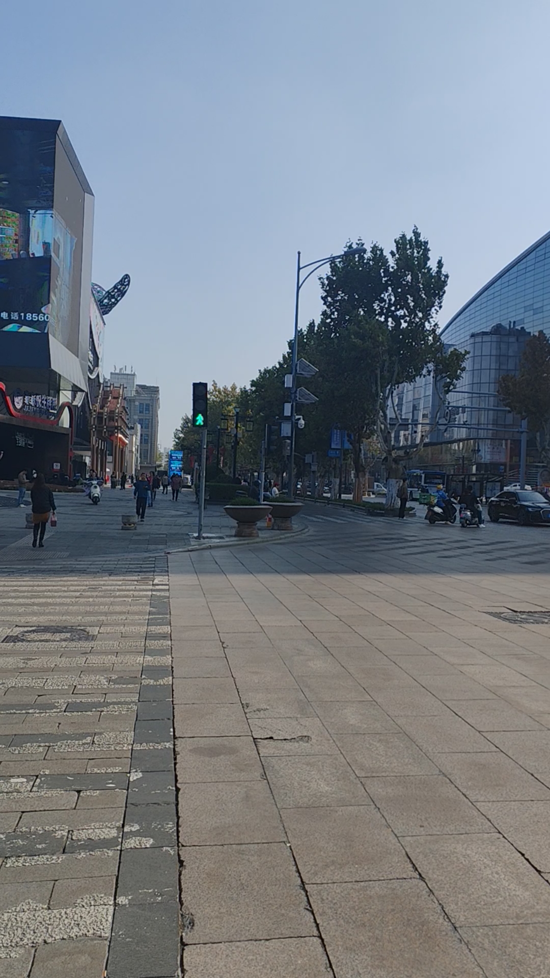 济南泉城路榜棚街商圈