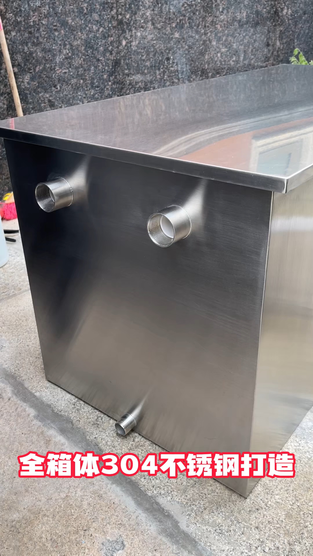 里面滤材满满铛铛的#鱼池过滤器#庭院鱼池#别墅鱼池