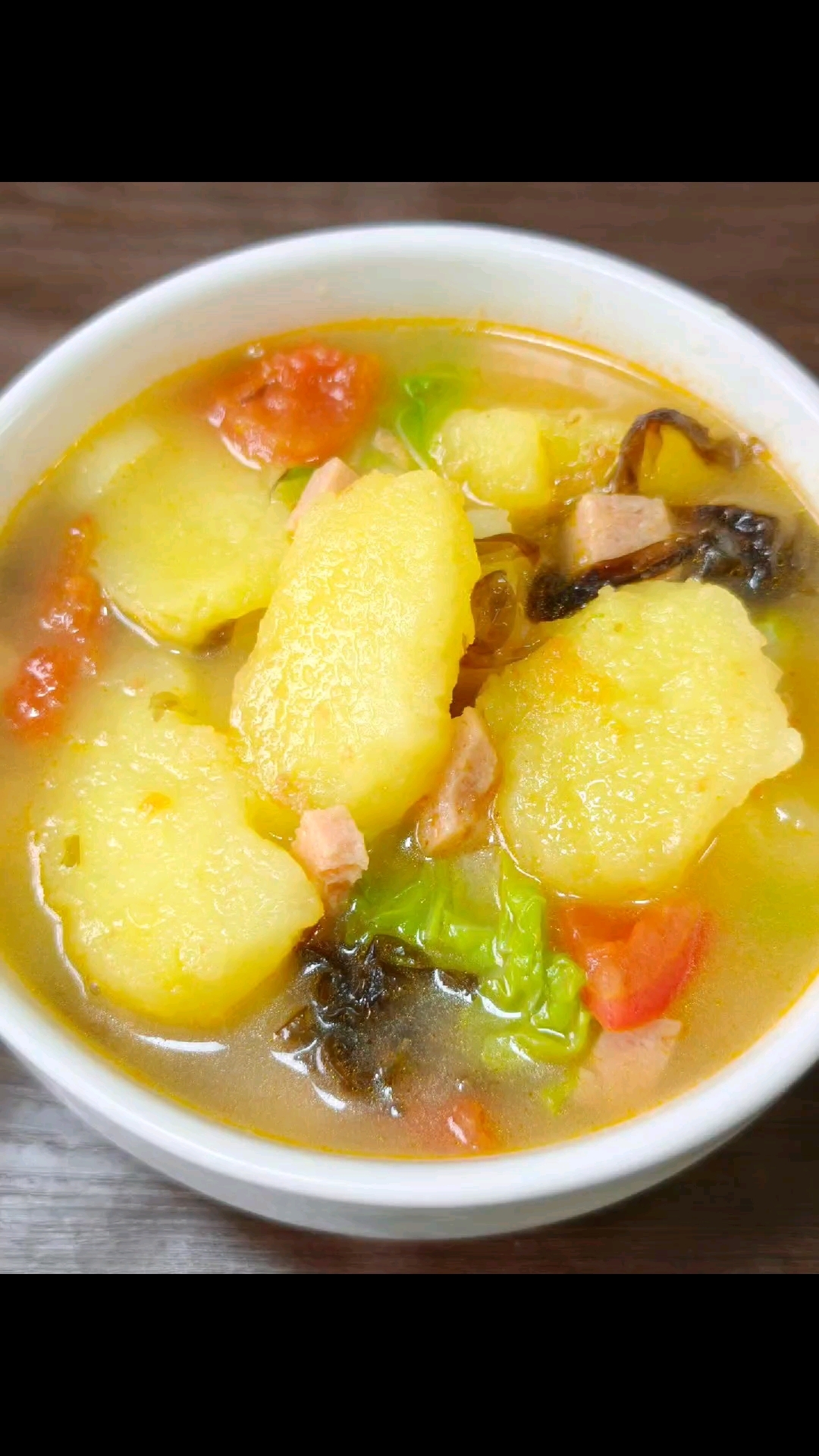 土豆当成主食吃!你们快去试试这个番茄土豆蔬菜汤!加,