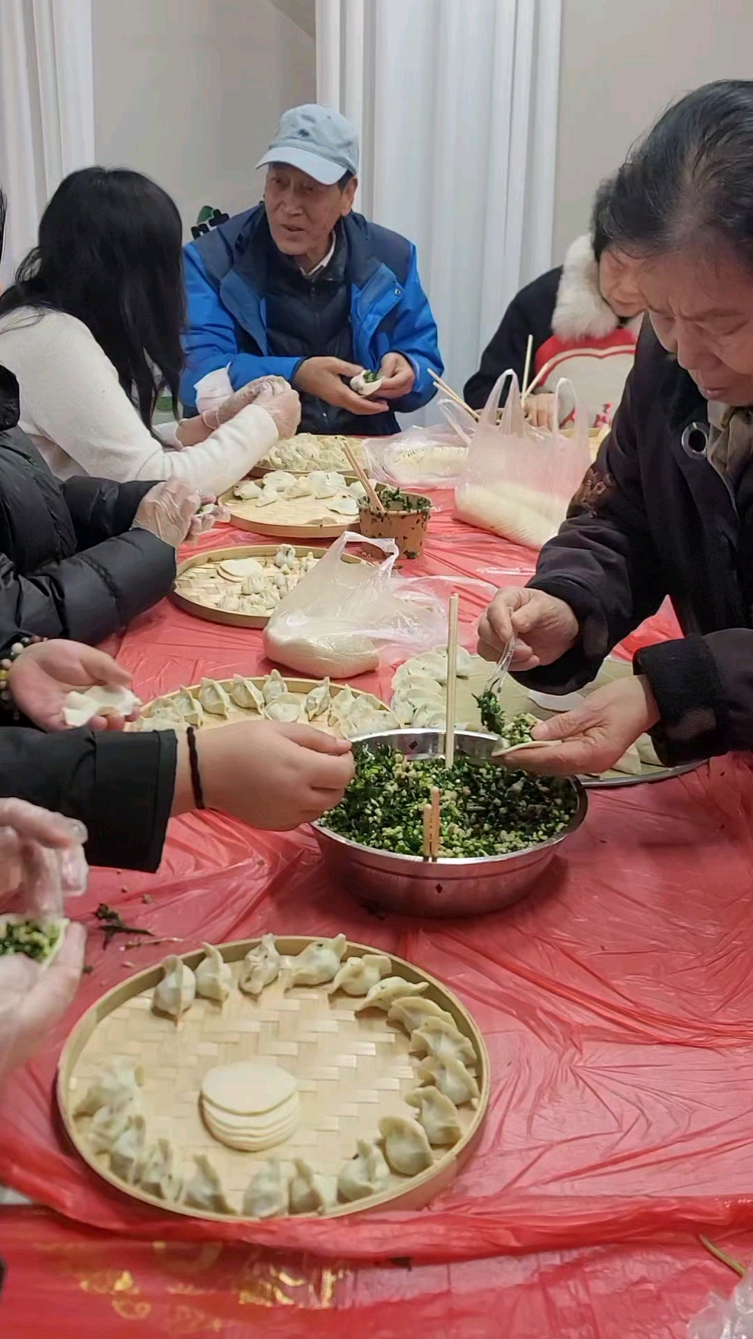 冬至西安璟和社区,包饺子、为孤寡老人送饺子活动参与居民真多