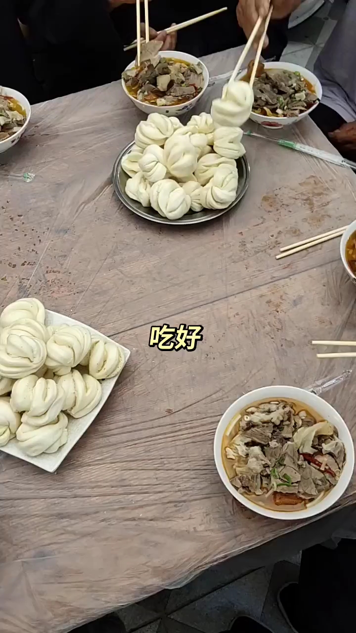 甘肃的羊肉泡馍让人回味无穷