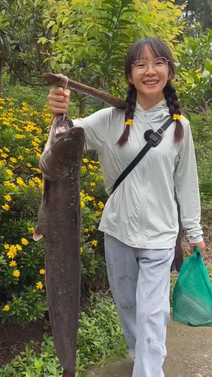 把包水库抓到的鲶鱼拿去集市上卖看看到底能卖多少钱 #三农 