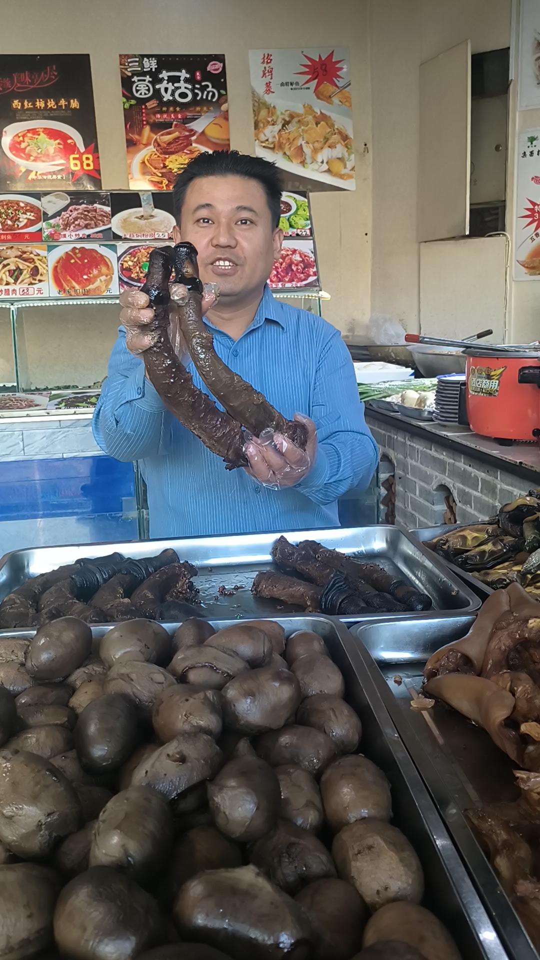 到杂面村就吃驴鞭兔肉牛蹄筋牛腰子炖大鹅,麻辣甲鱼,霸王鳖鸡