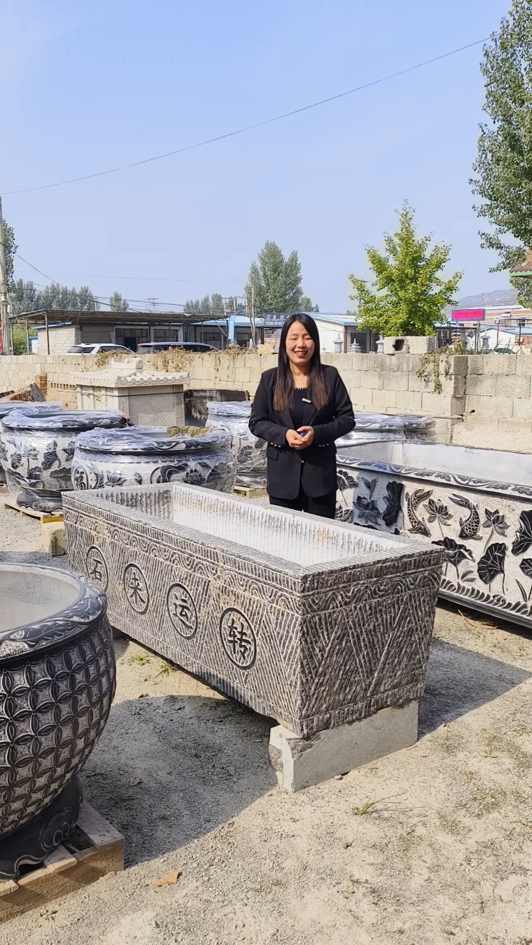 青石长方形鱼缸,庭院养鱼种花石缸