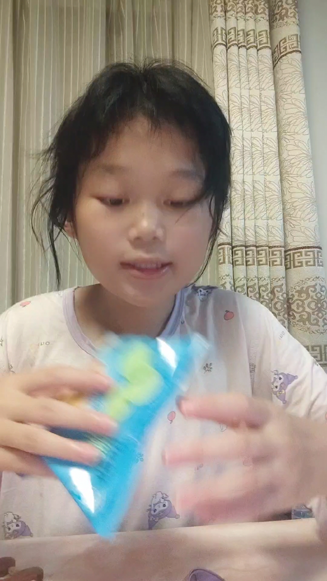 沉浸式吃青柠味的薯片