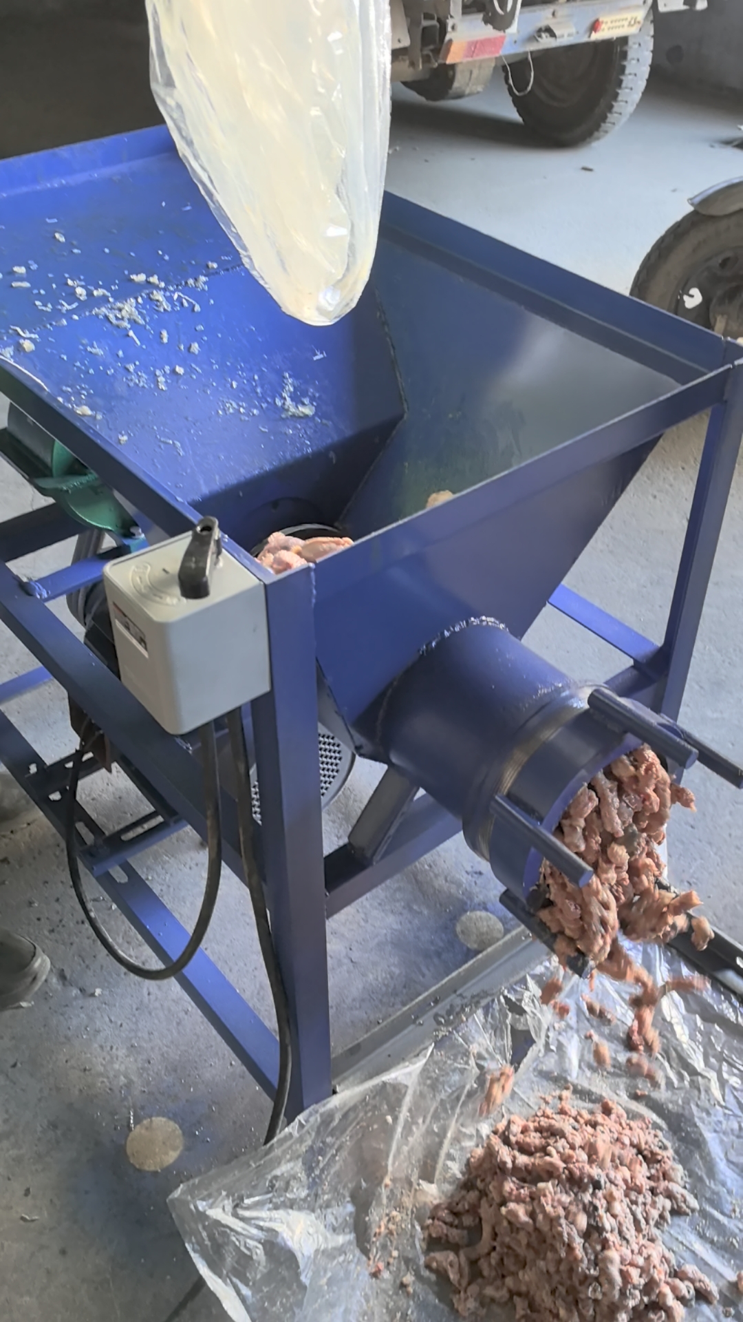 养殖场整鸡架冷冻猪肉碎骨机大型大功率打猪肺鱼骨驴肉羊肉绞肉机