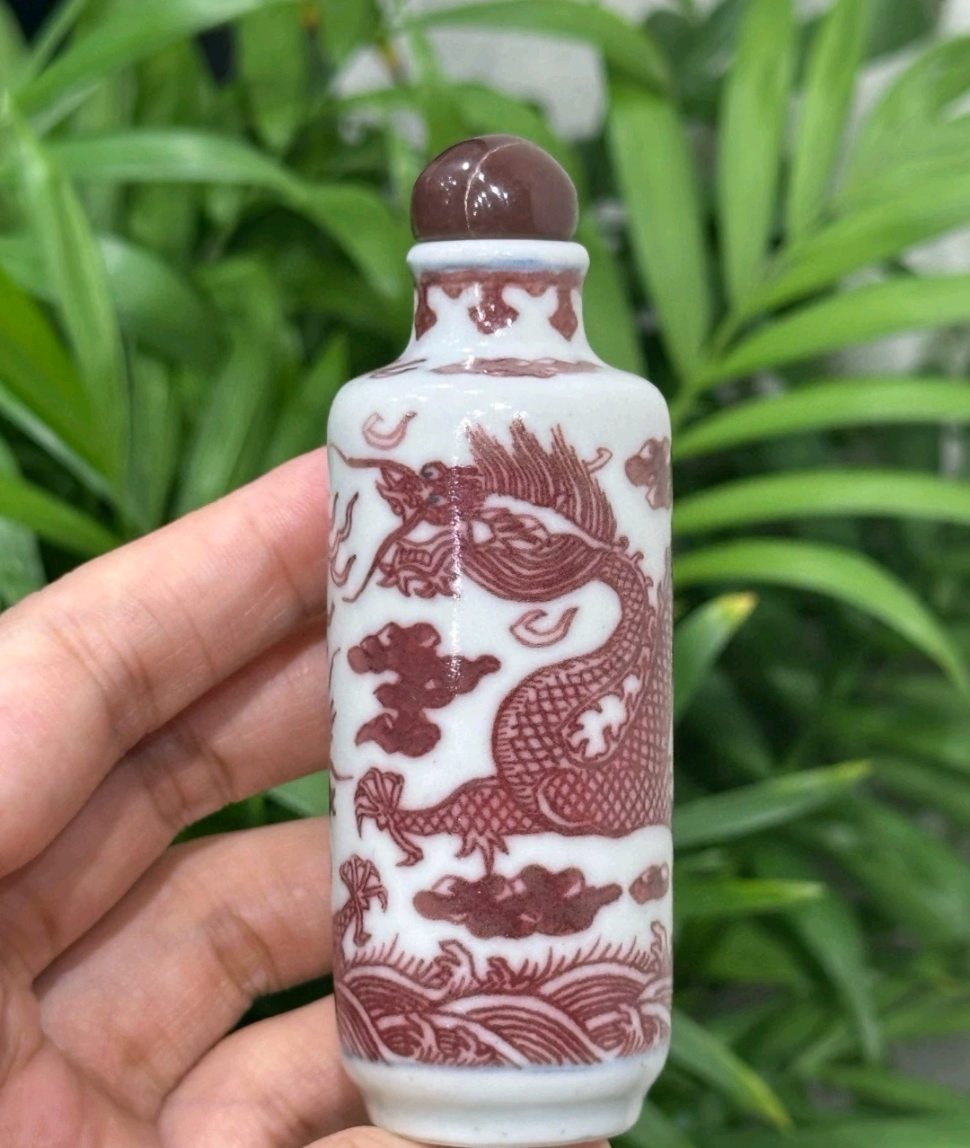 清釉里红鼻烟壶
