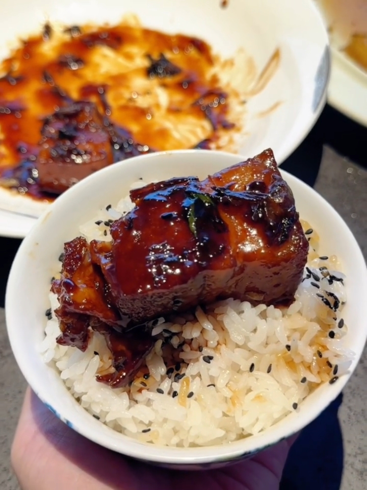 红烧肉拌饭的受众群体到底是谁啊!