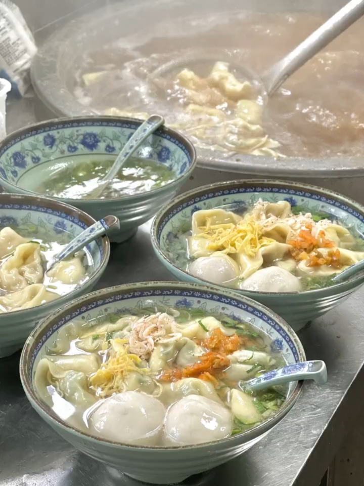 我去苏州只干一件事,吃开了几十年的荠菜大馄饨肉汤圆!