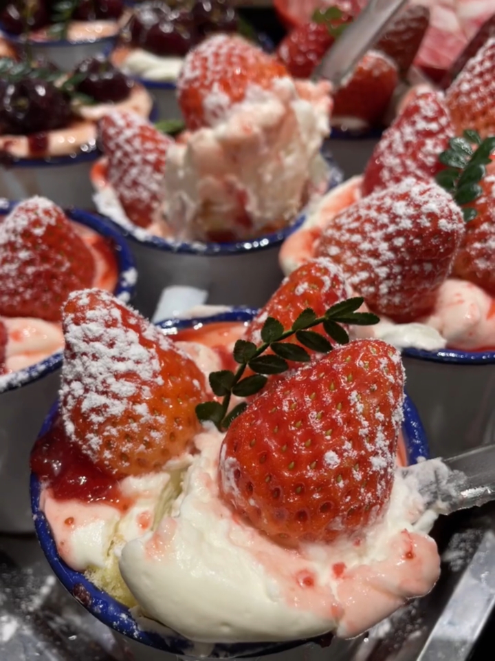 2025年第一杯搪瓷车厘子蛋糕!