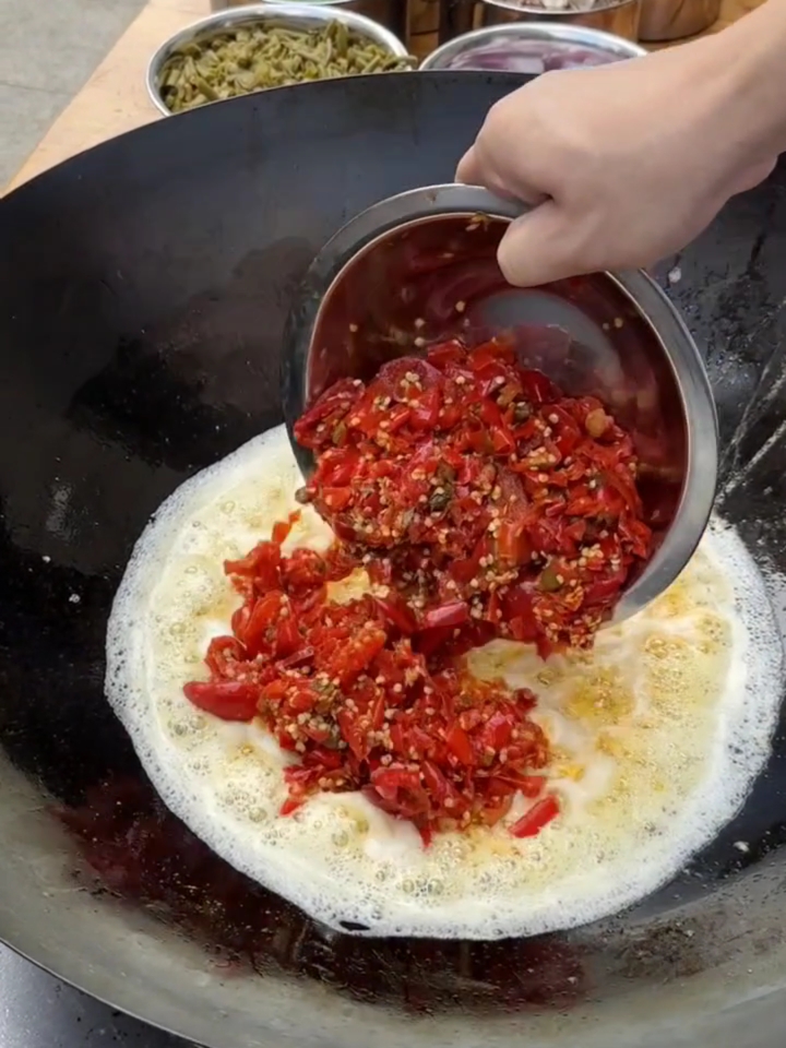 来重庆就为了这一口,铁板炒饭。