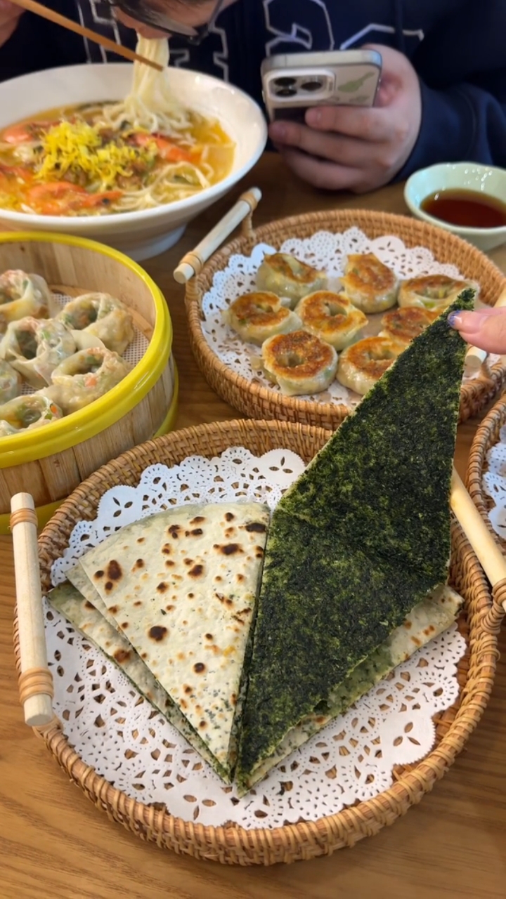 阿姨:这海苔麦饼,真不是预制的都是现做的!