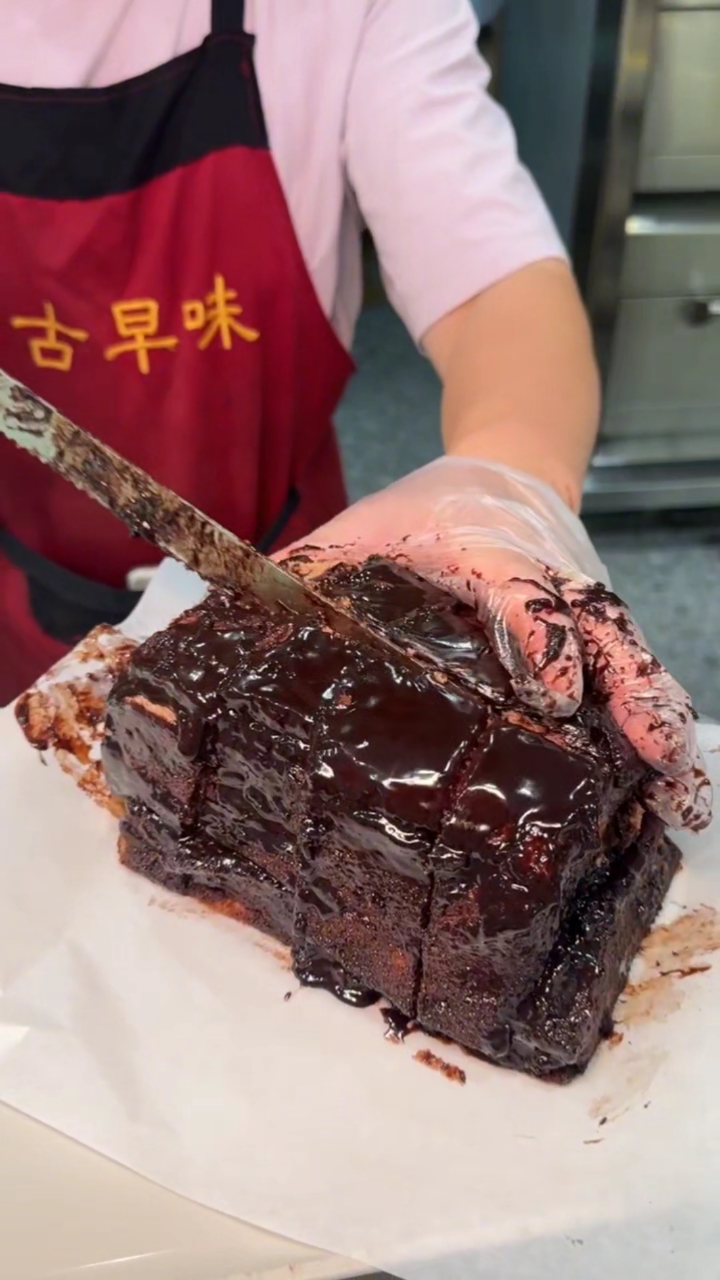 谁懂这一口流心巧克力蛋糕的含金量啊!