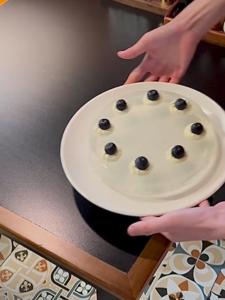 上海!吃上了水晶蛋糕!晶莹剔透,真的好好吃啊!