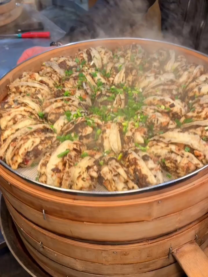 我天!红糖麻酱花卷!梅干菜扣肉花卷!