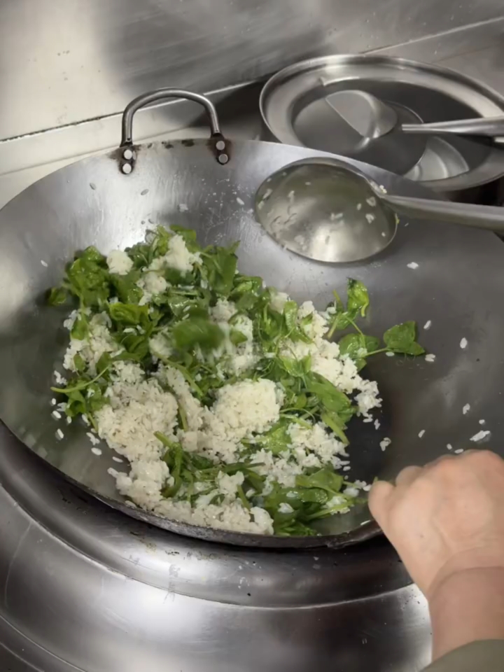 上海终于也有了,青菜炒饭!