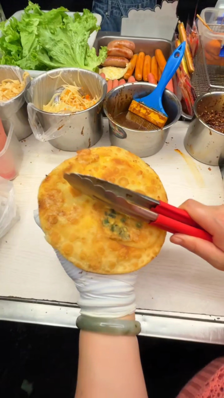 在日照,吃到了烤炉鸡蛋灌饼!