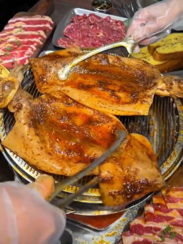 好朋友我们一起去吃烤肉吧!