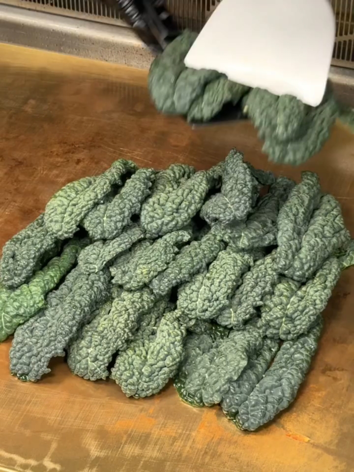 上海人真的会花98块钱,炒一份青菜吗?