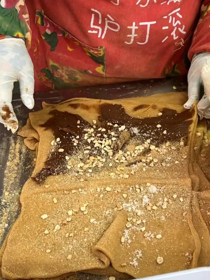 中国人有自己的驴打滚毛巾卷！