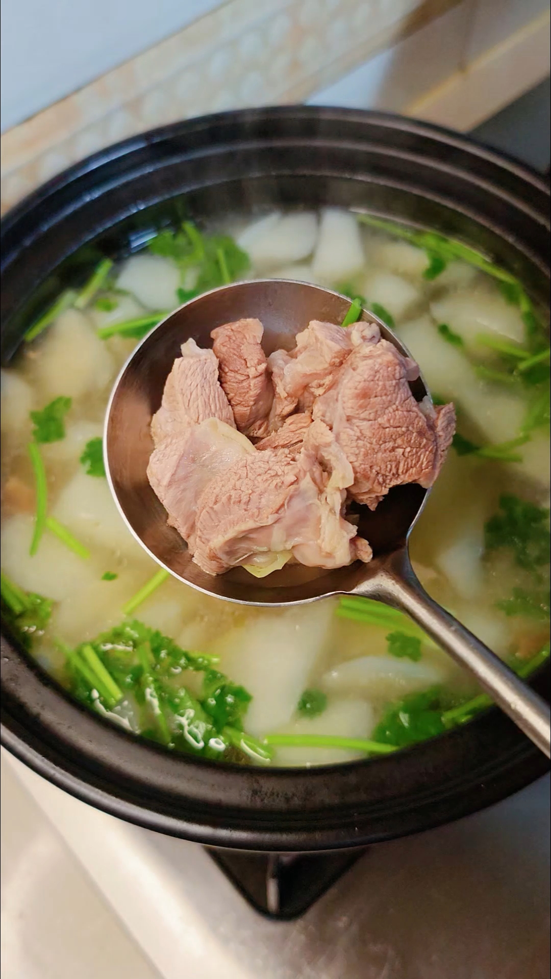 炖羊肉，切记不要直接下锅炖，牢记这4放，汤鲜肉美，鲜嫩多汁