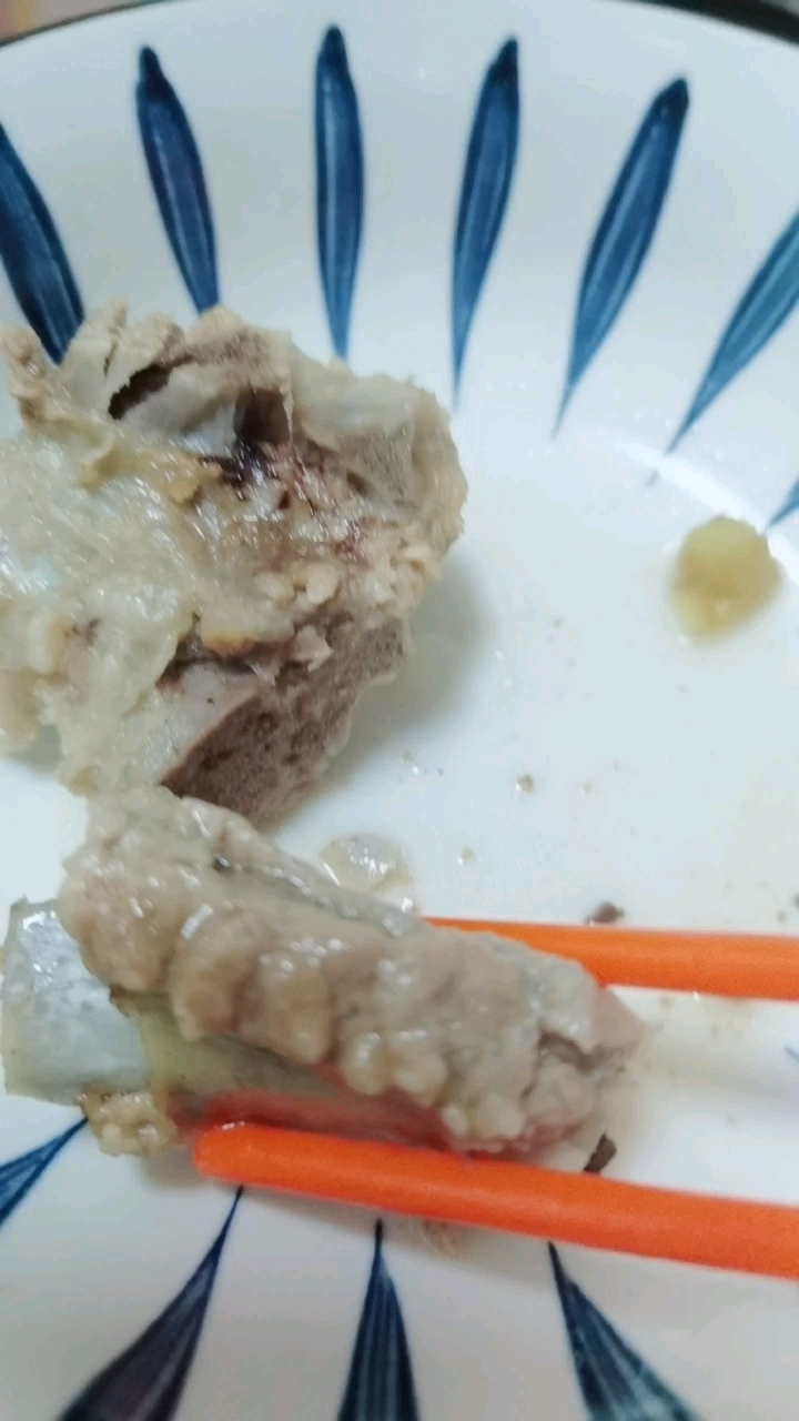 煮熟的排骨不敢吃了,怕是米猪肉,有认识的吗?