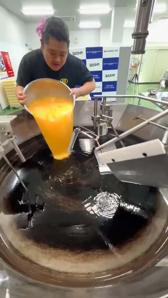 您见过工业炒饭机吗?